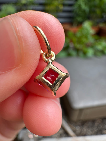 Custom handmade 9ct yellow gold 0.97ct rhodolite garnet claw set pendant
