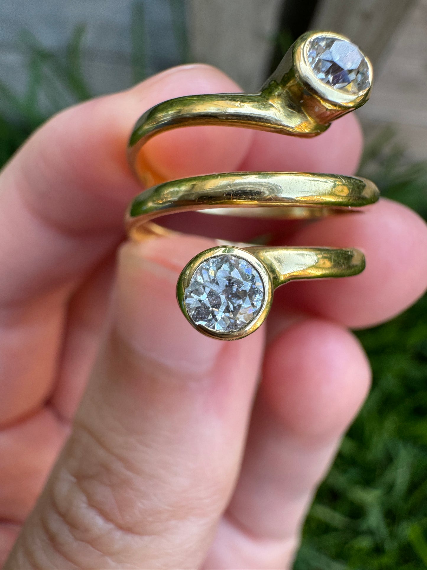 Vintage 18ct yellow gold 0.5ct TCW old mine cut diamond spiral ring