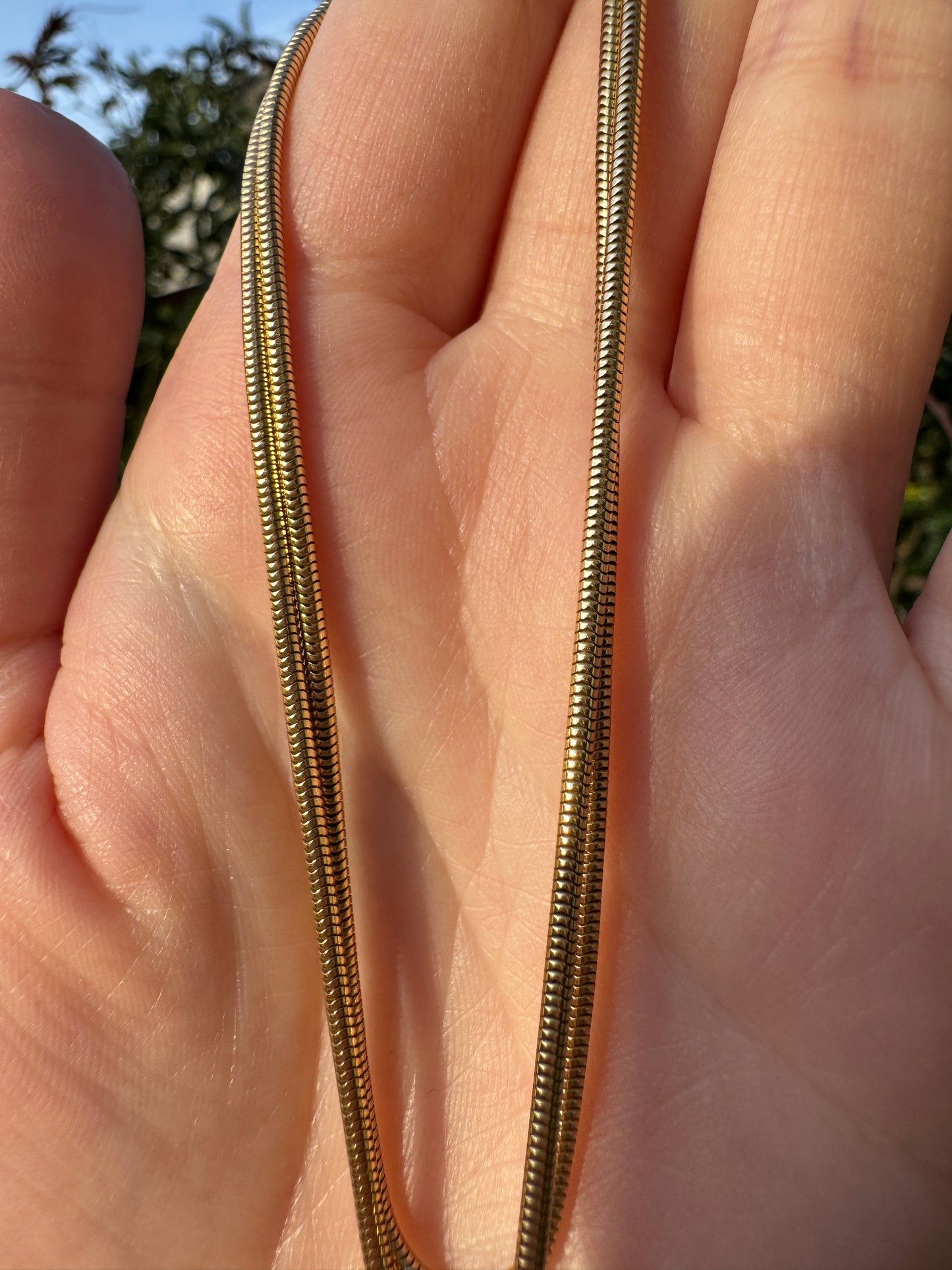 Vintage 9ct yellow gold 2mm wide snake chain, 44cm / 17.3 inches long
