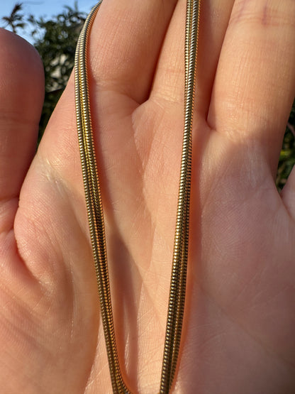 Vintage 9ct yellow gold 2mm wide snake chain, 44cm / 17.3 inches long