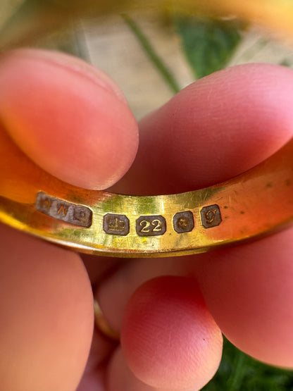 Vintage 22ct yellow gold floral engraved band, size L/5.75