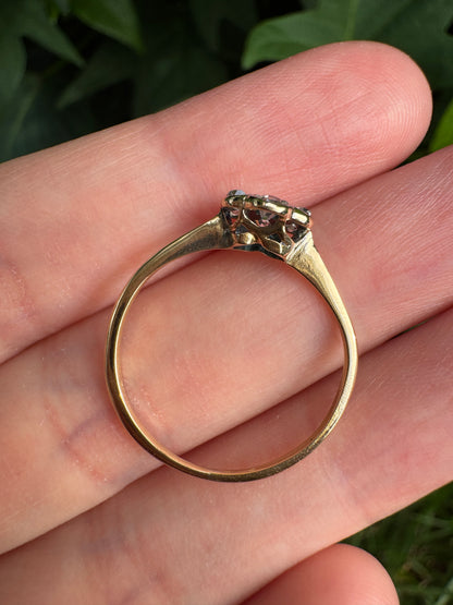 Vintage 18ct yellow gold 0.2ct TCW old mine cut diamond daisy cluster ring