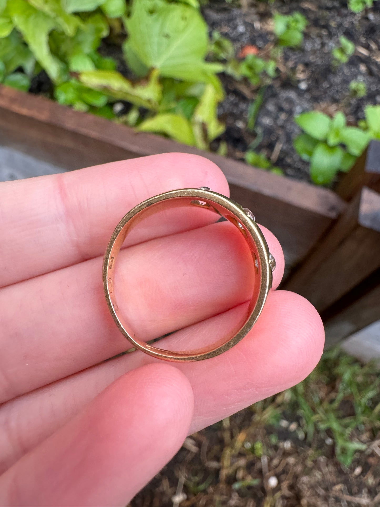 Vintage 18ct yellow gold 0.5ct TCW three stone old mine cut diamond gypsy ring