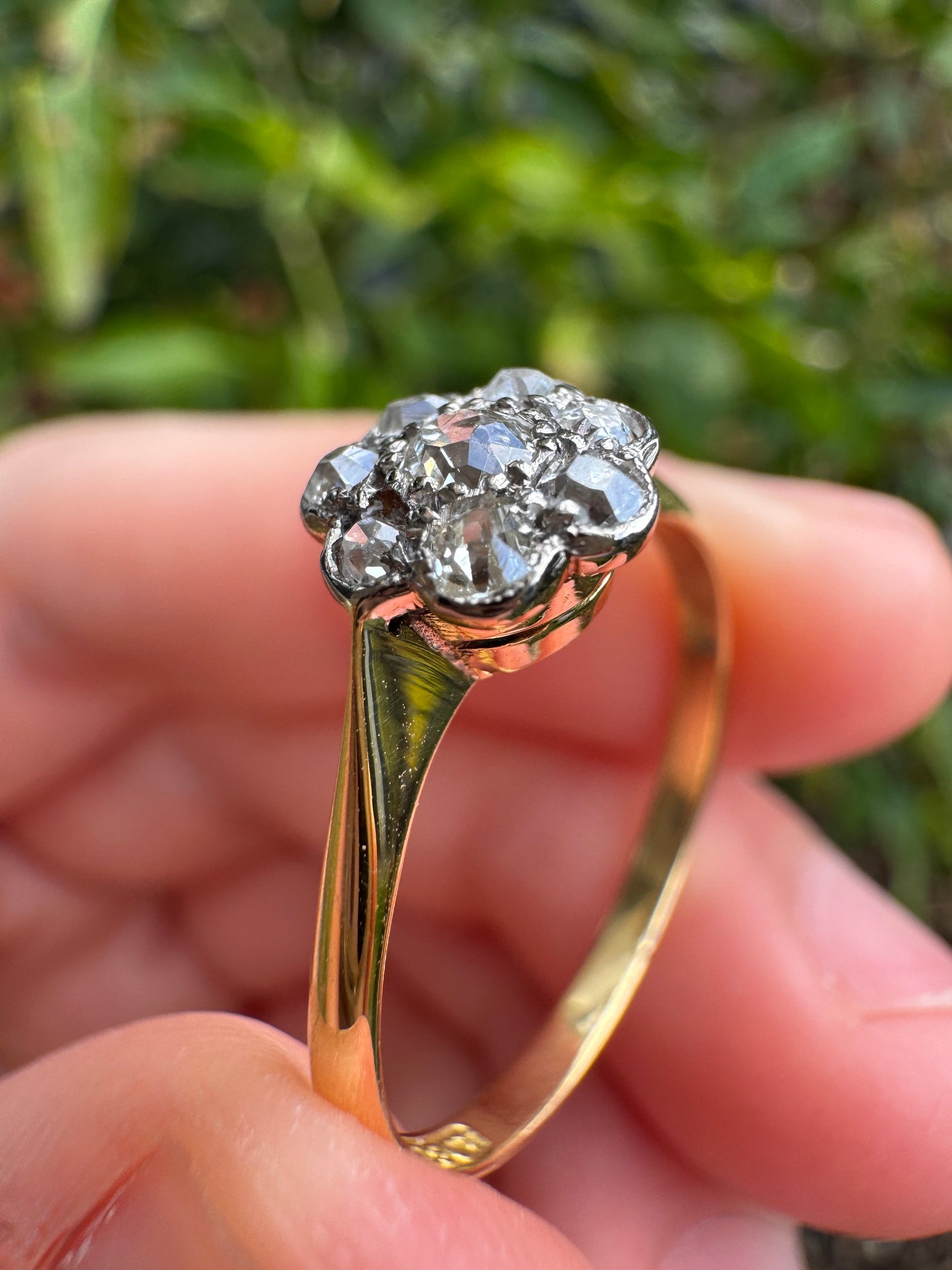 Antique 18ct yellow gold 0.4ct TCW old mine cut and single cut diamond daisy cluster ring