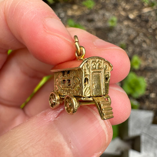 Vintage 9ct yellow gold opening caravan charm