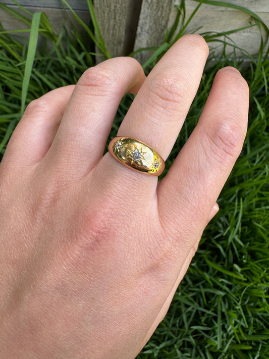 Antique 18ct yellow gold three stone 0.18ct TCW old mine cut diamond starset gypsy ring