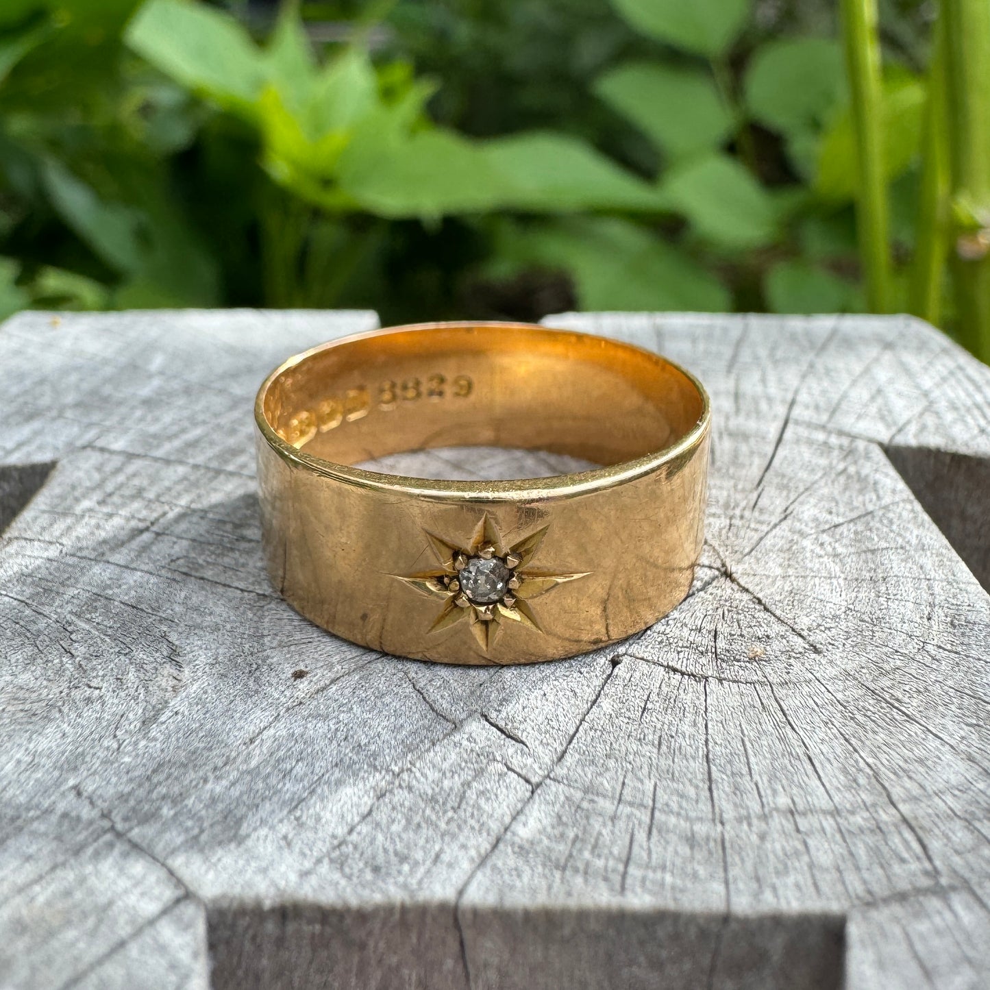 Antique 18ct yellow gold single cut diamond starset cigar band, 7mm wide