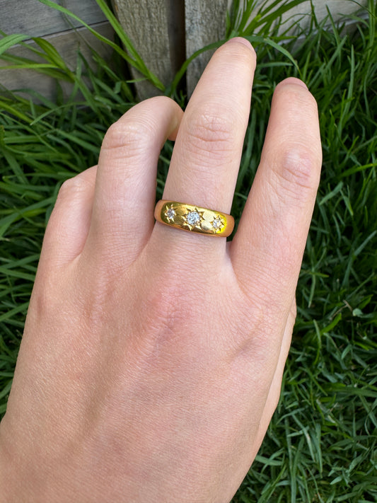 Antique 18ct yellow gold three stone 0.25ct TCW old mine cut diamond starset gypsy ring