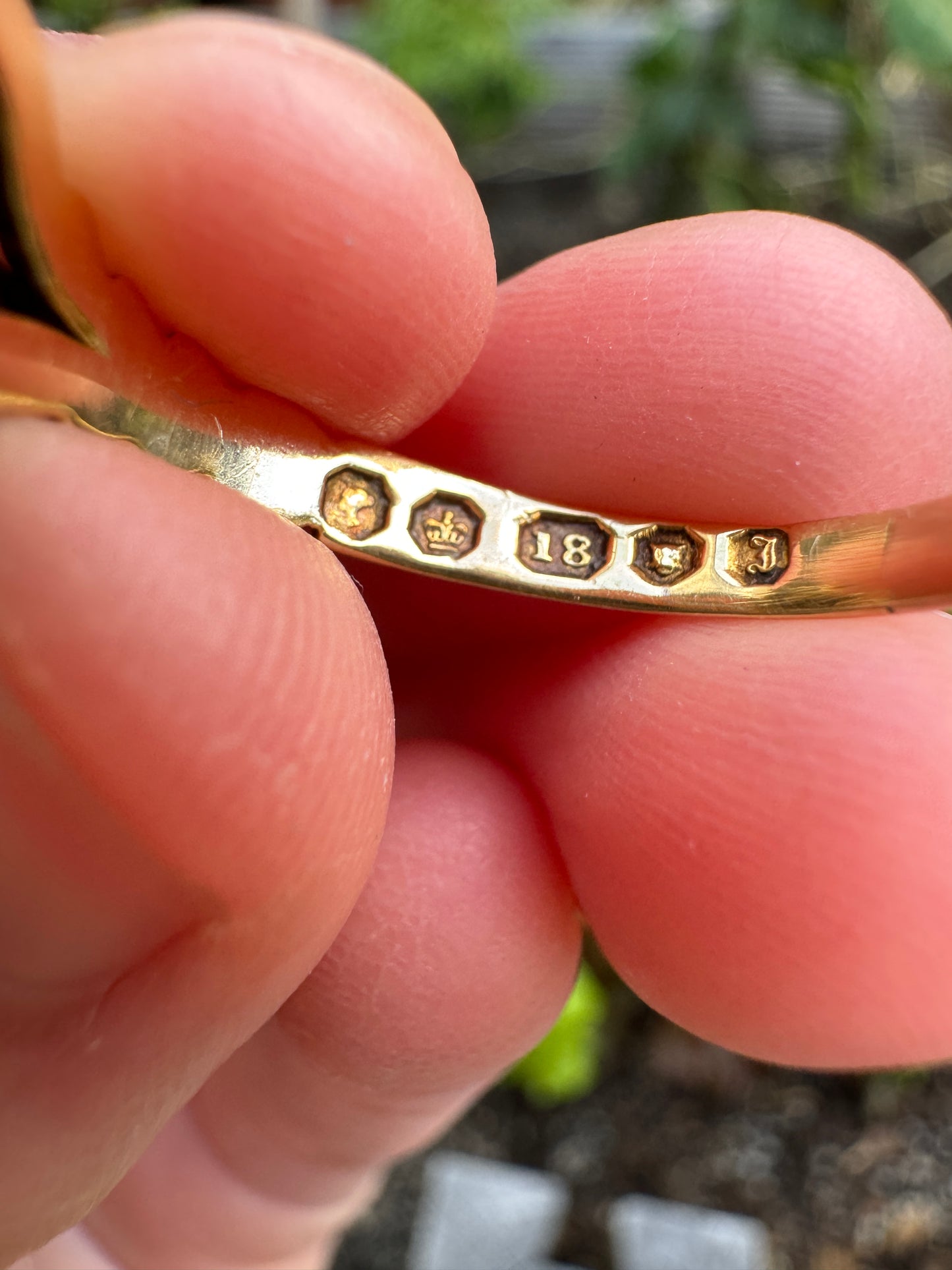 Antique 18ct yellow gold 0.25ct old mine cut diamond and black enamel mourning ring