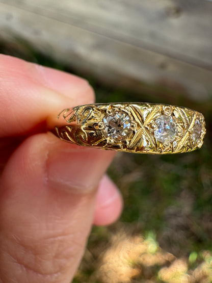 Vintage 18ct yellow gold three stone 0.28ct old mine cut diamond gypsy ring