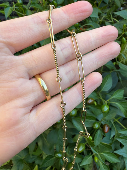 Vintage 9ct yellow gold fetter and twist link chain with heart padlock closure, 45.5cm / 17.91 inches long