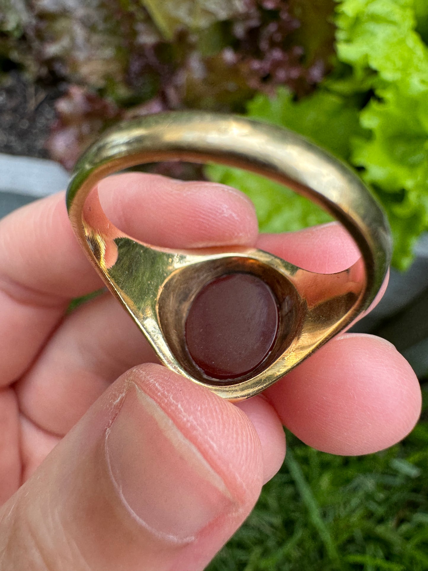 Vintage 9ct yellow gold carnelian signet ring