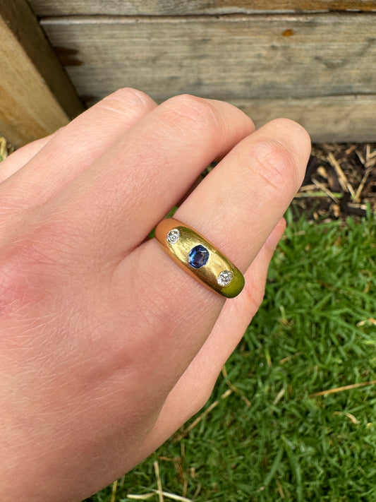 Antique Edwardian 18ct yellow gold sapphire and diamond gypsy ring