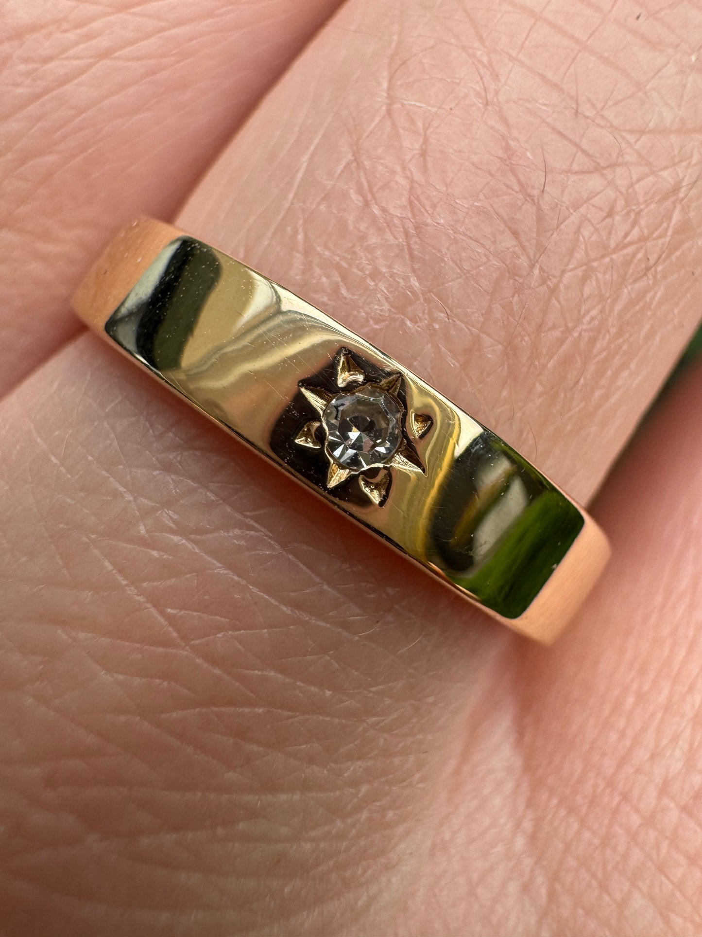 Vintage 9ct yellow gold 3pt single cut diamond starset gypsy ring