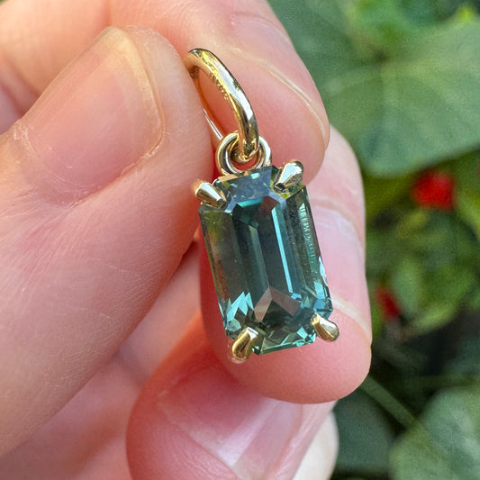 Custom handmade recycled 9ct yellow gold 2.54ct emerald cut Australian parti sapphire prong set pendant