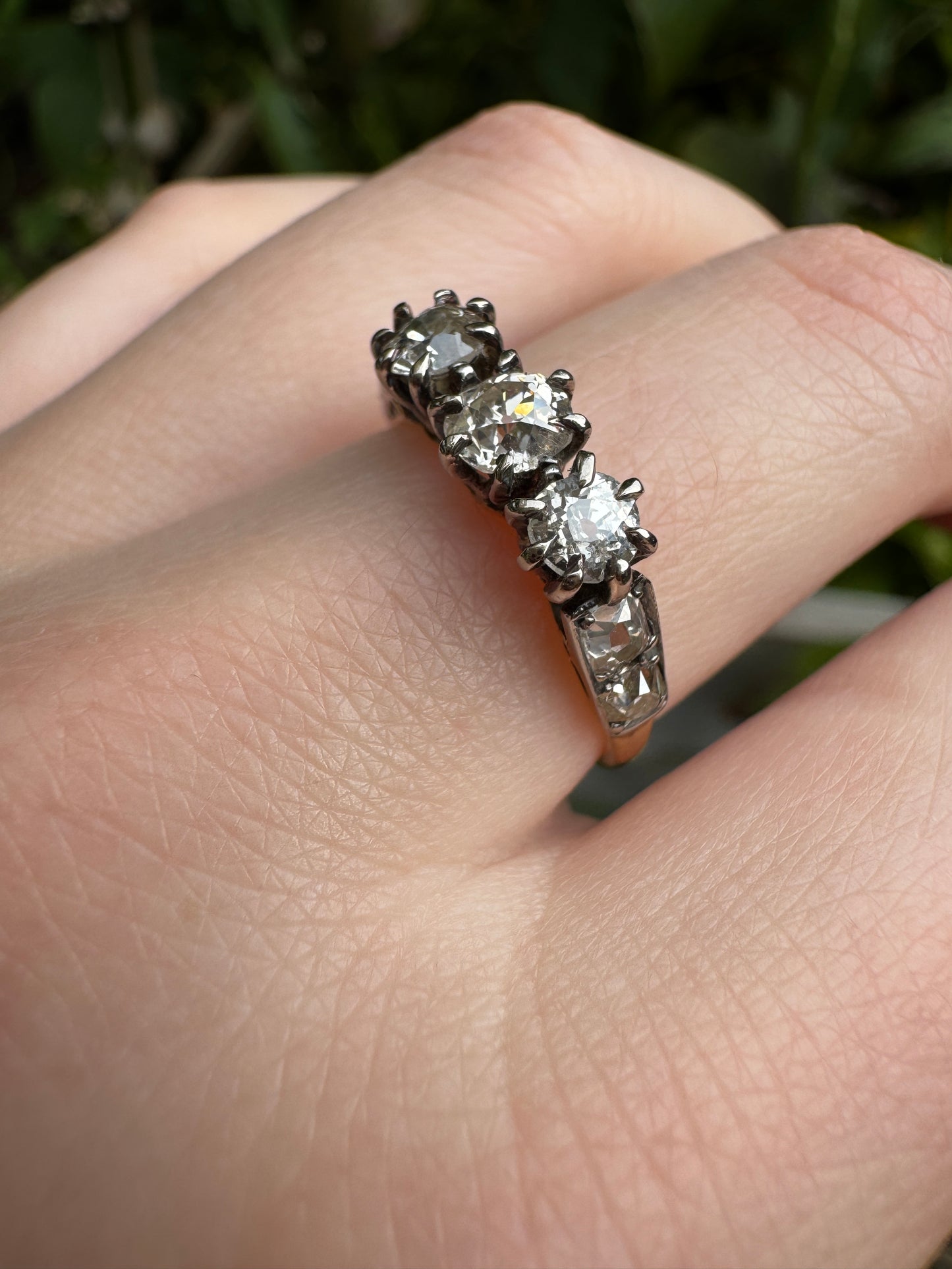 Antique 18ct gold old mine cut diamond trilogy ring