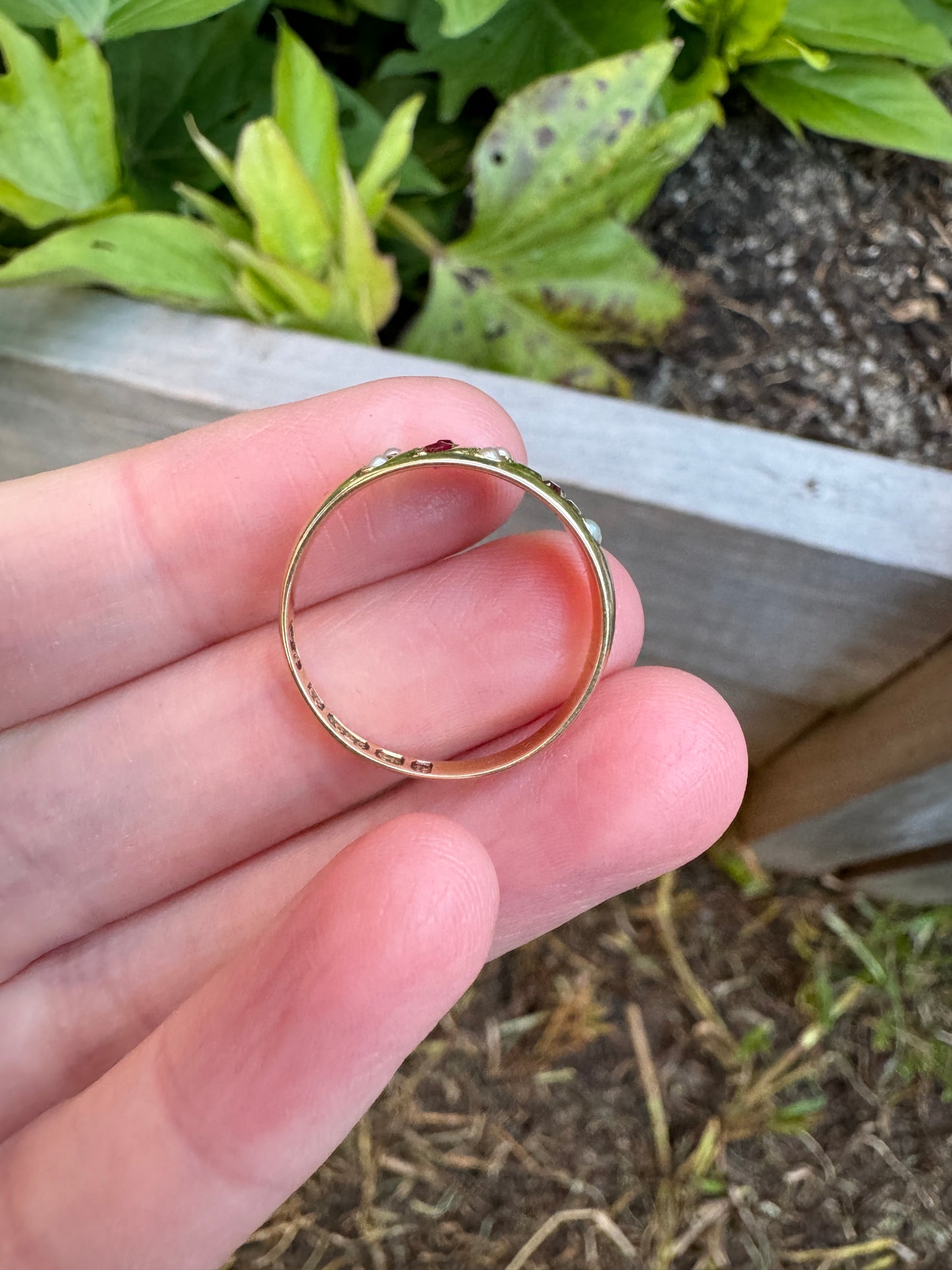 Antique Victorian 15ct yellow gold ruby and seed pearl ring