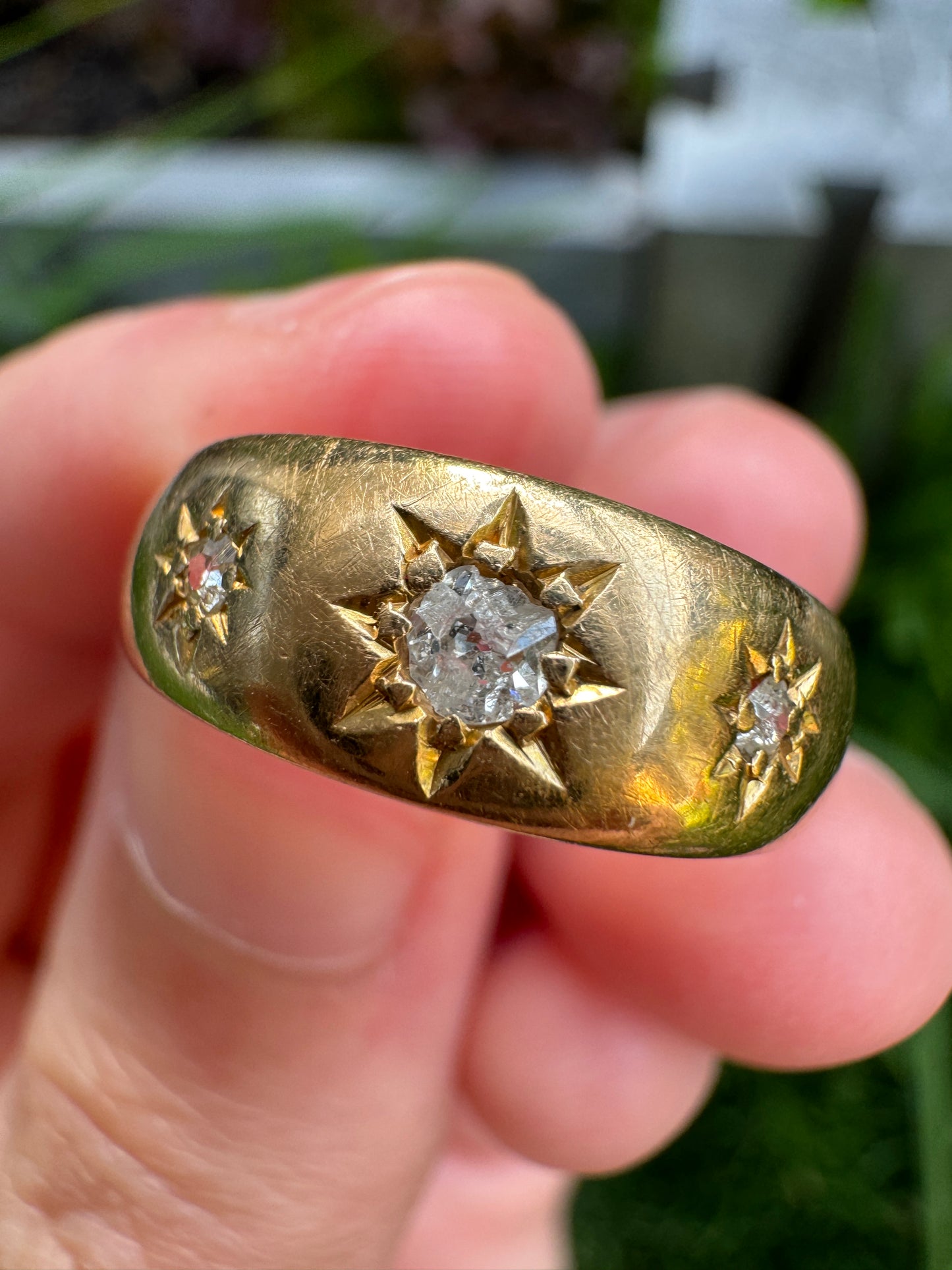 Antique 18ct yellow gold three stone 0.2ct TCW mixed old cut diamond starset gypsy ring