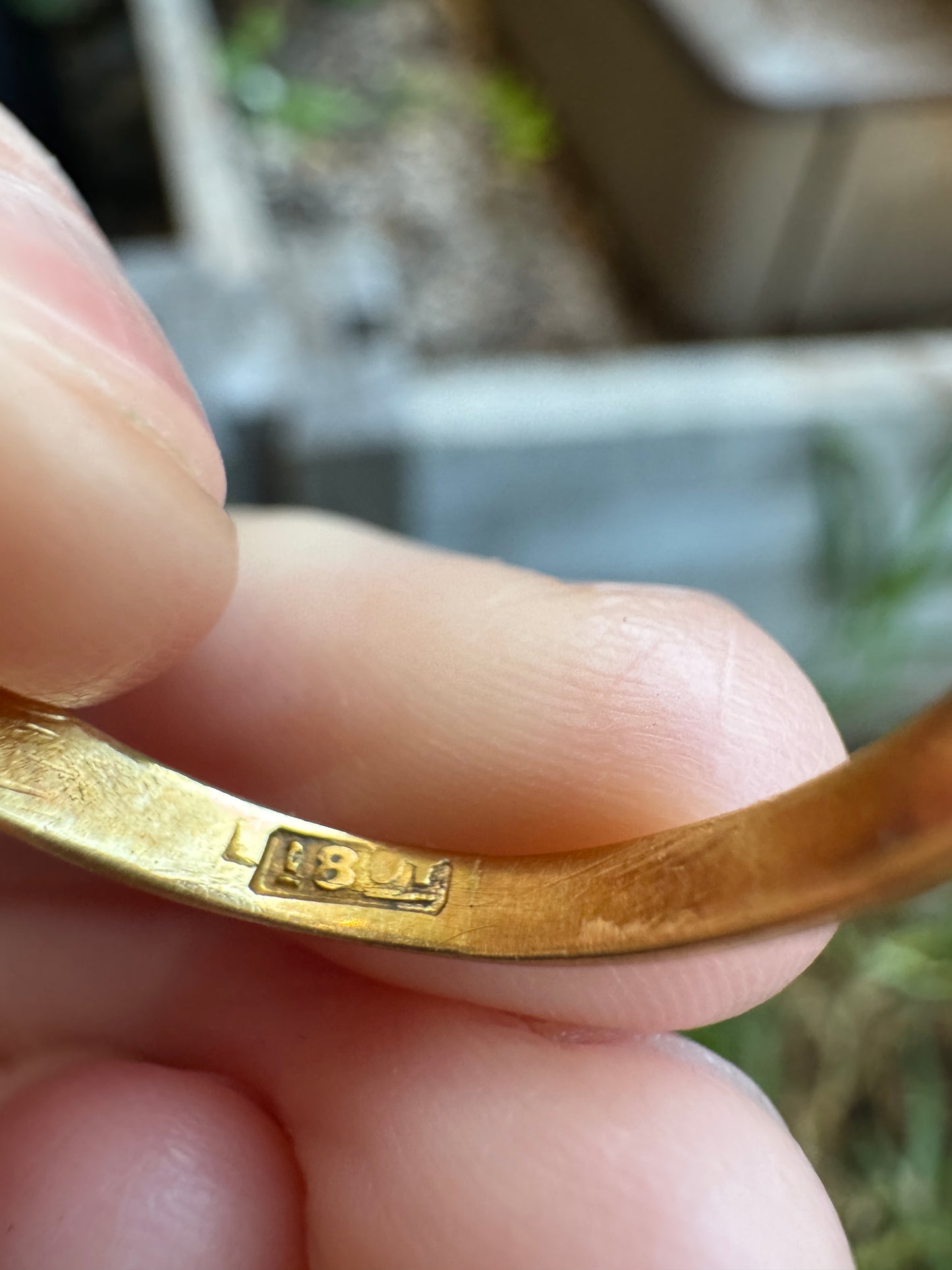 Antique 18ct gold old mine cut diamond belcher ring