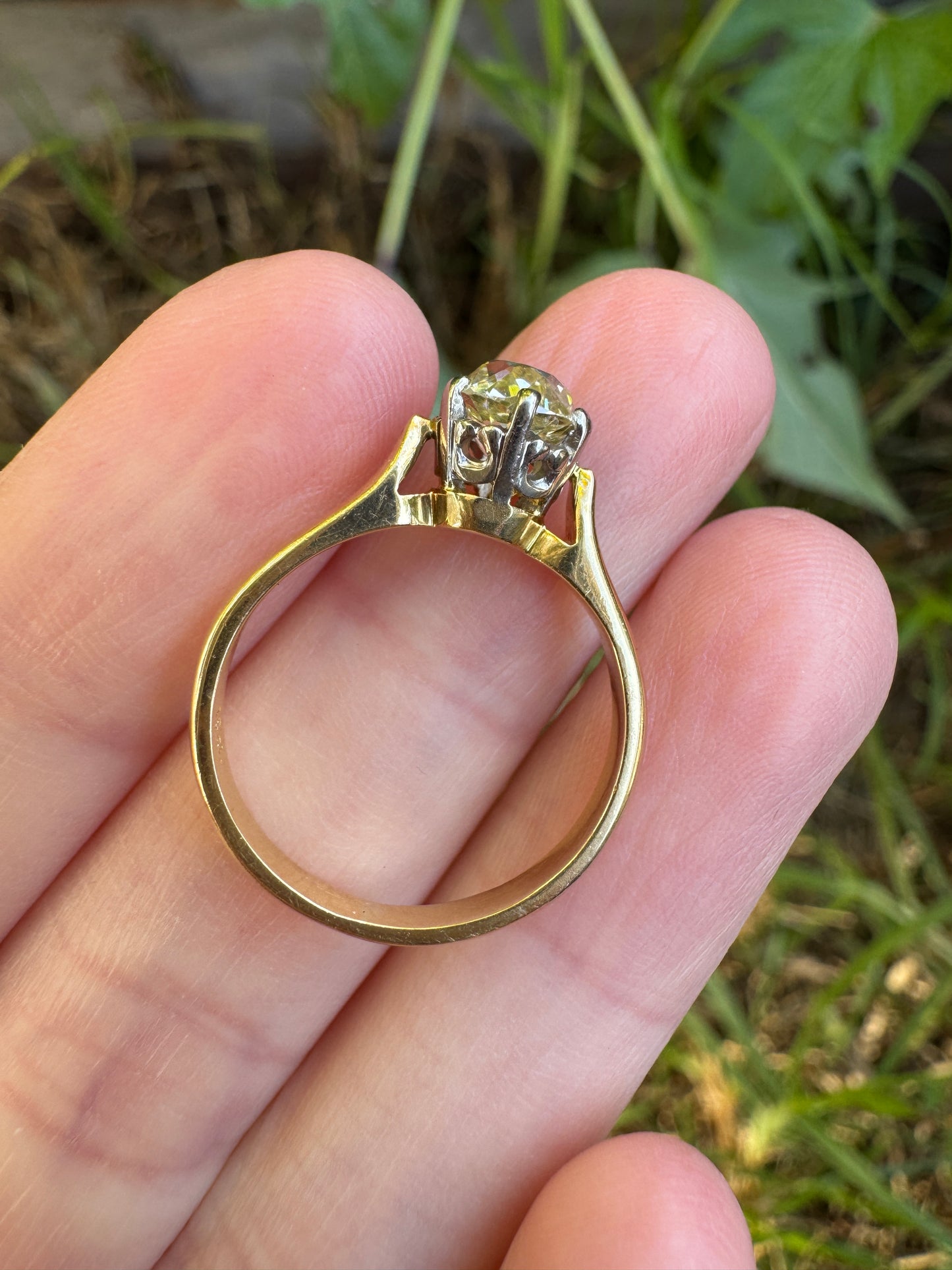 Vintage 18ct yellow gold 0.98ct old mine cut diamond solitaire ring