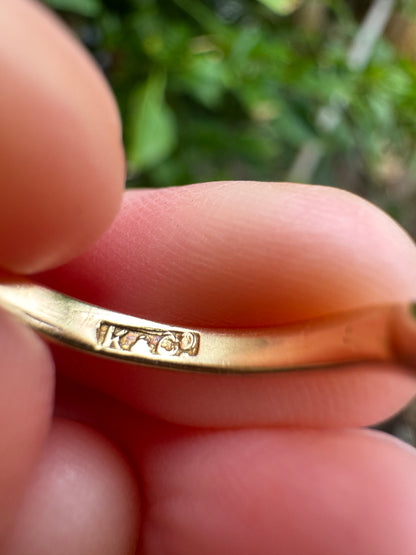 Antique Australian 18ct yellow gold three stone 0.46ct TCW garnet crossover ring