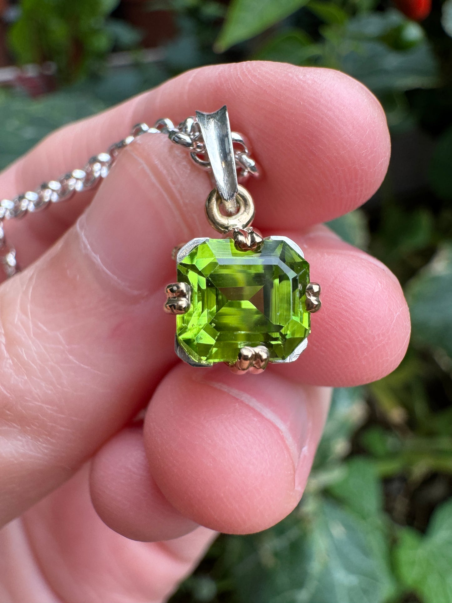 Custom handmade sterling silver and recycled 18ct yellow gold 2.09ct peridot necklace, 47cm / 18.5 inches long