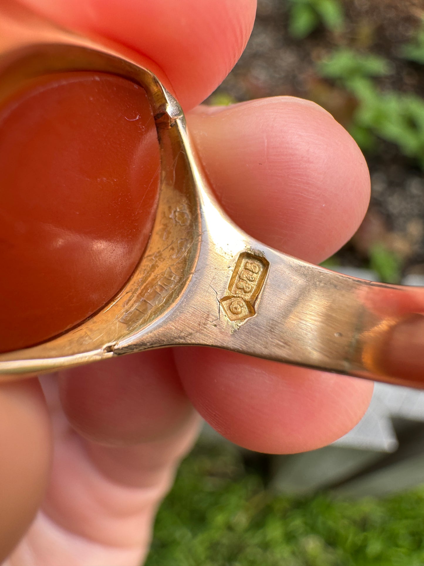 Antique 9ct yellow gold sardonyx signet ring