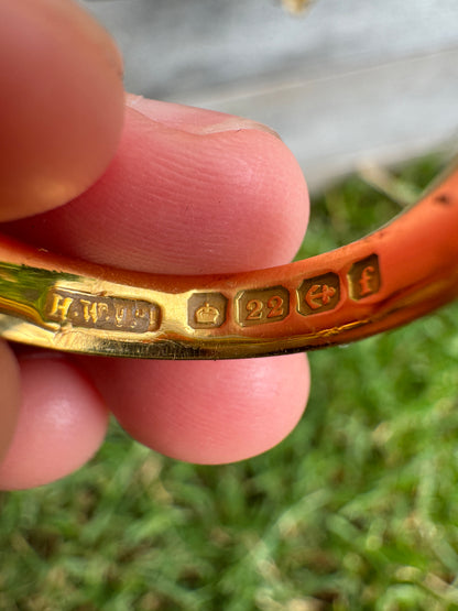 Antique Edwardian 22ct yellow gold band, 3.5mm wide