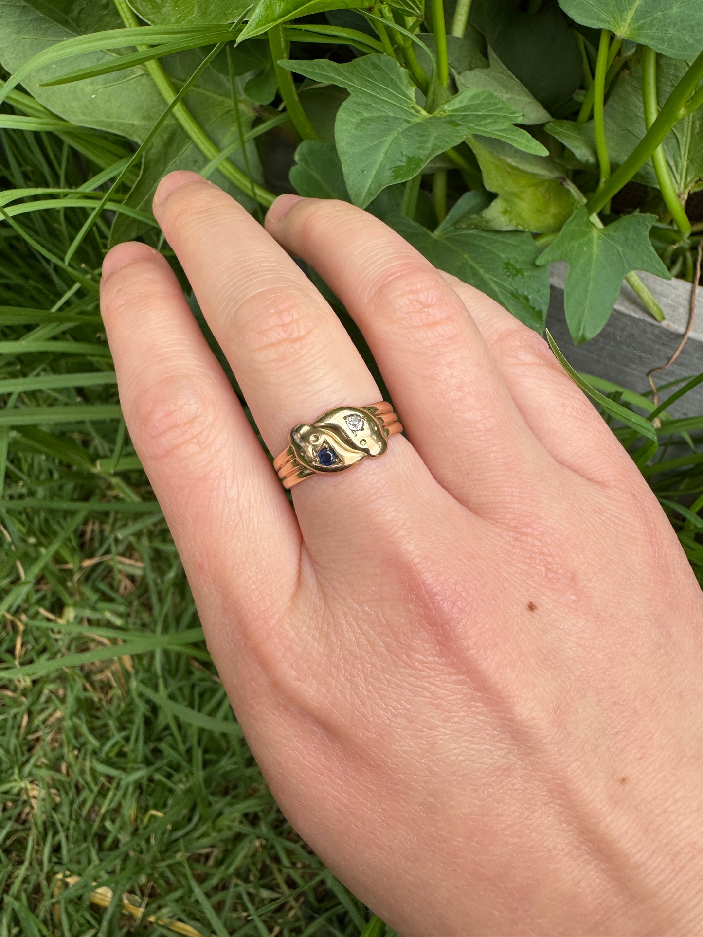 Antique Victorian 9ct yellow gold sapphire and diamond snake ring
