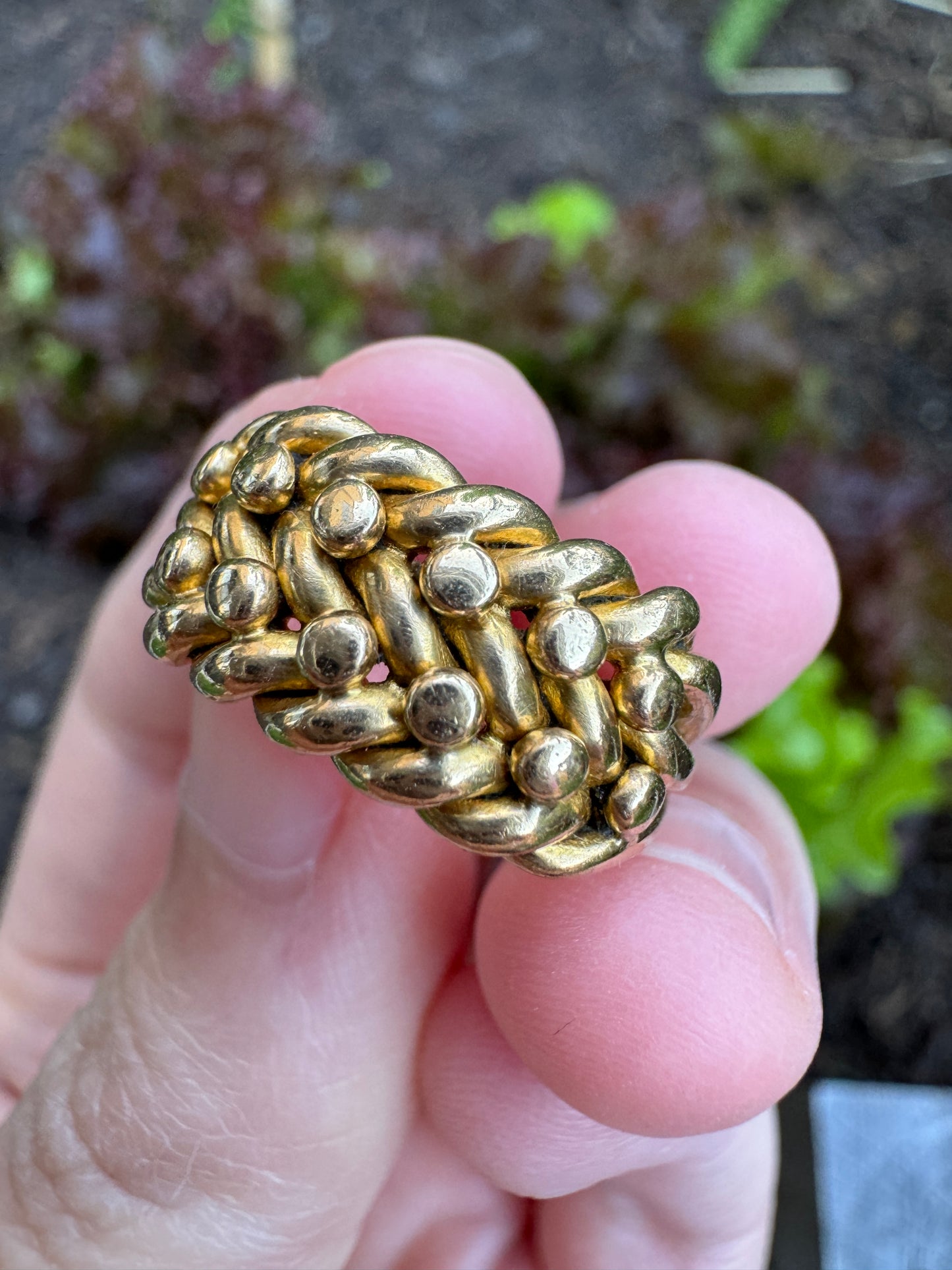 Antique 18ct yellow gold keeper ring