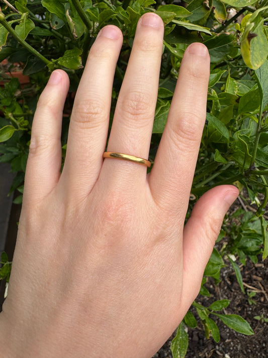 Antique 15ct yellow gold band, 2.5mm wide