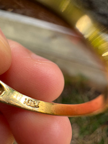 Vintage 18ct yellow gold three stone 0.28ct old mine cut diamond gypsy ring