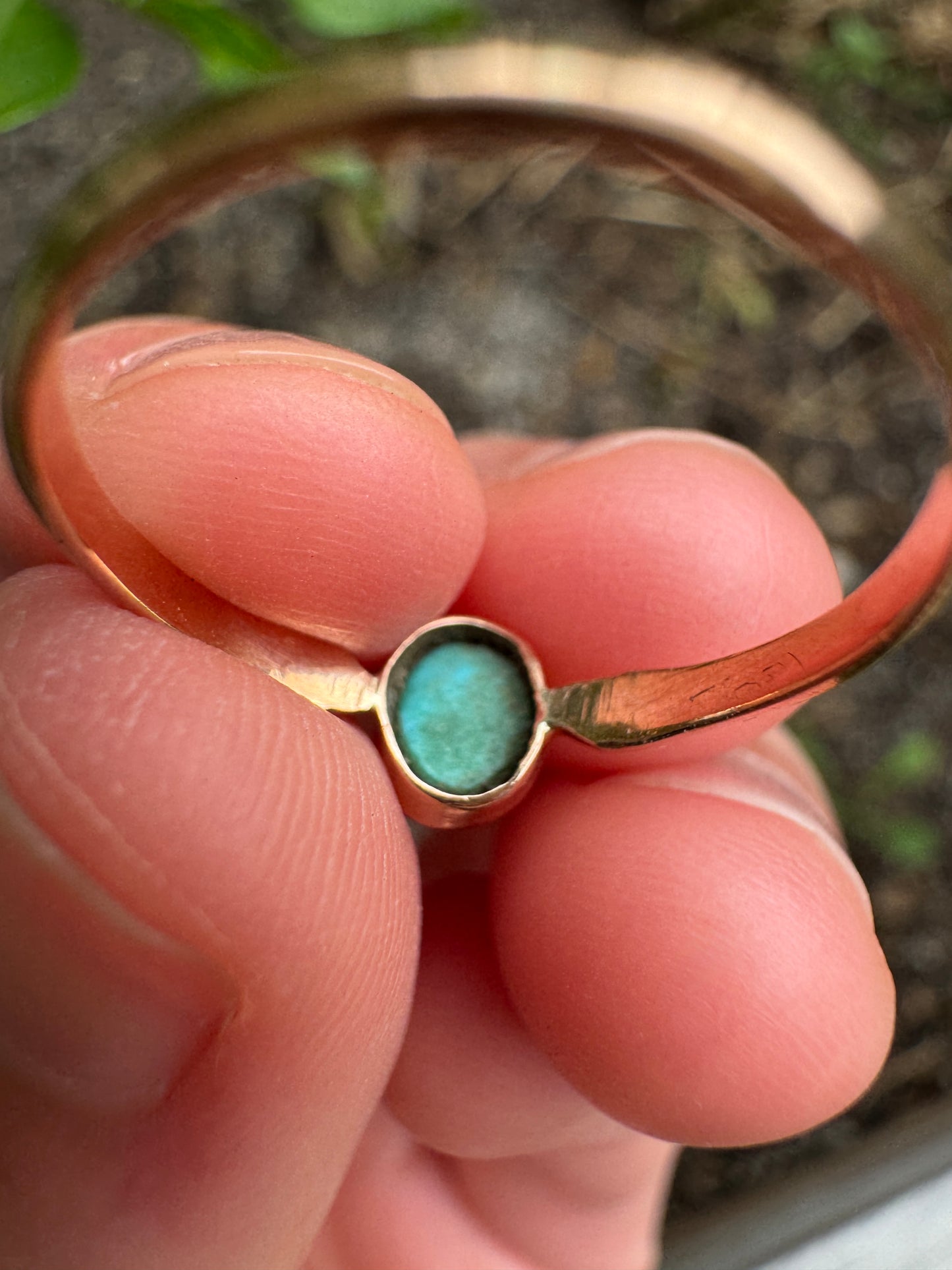 Antique English 9ct rosy yellow gold turquoise cabochon ring
