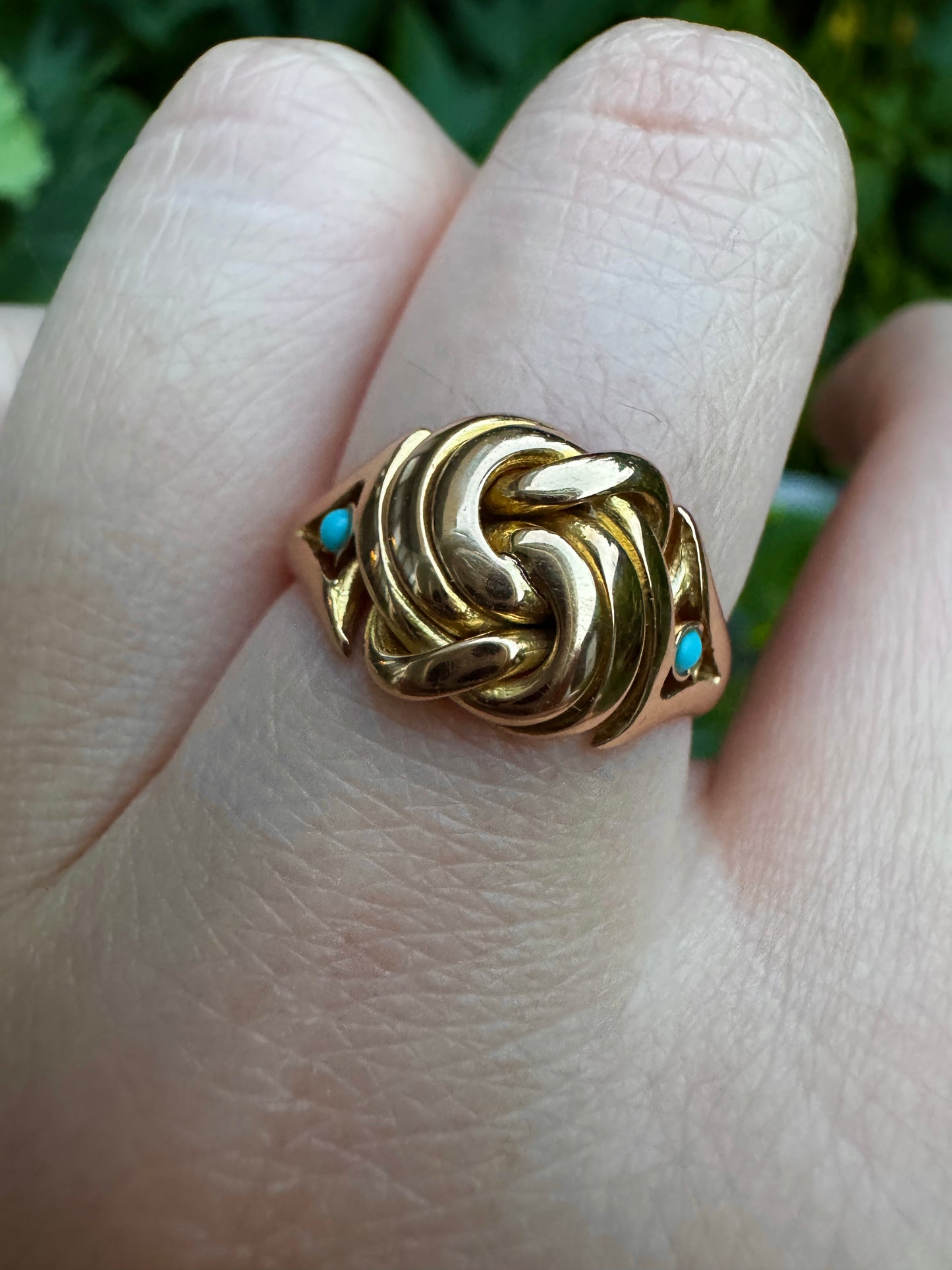 Antique Edwardian 18ct yellow gold turquoise cabochon knot ring