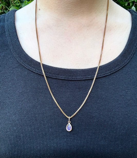 Custom handmade 9ct yellow gold pear cut 1.32ct natural pinkish purple sapphire bezel set pendant