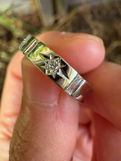 Vintage 18ct white gold 0.17ct TCW round brilliant and baguette cut diamond gypsy ring