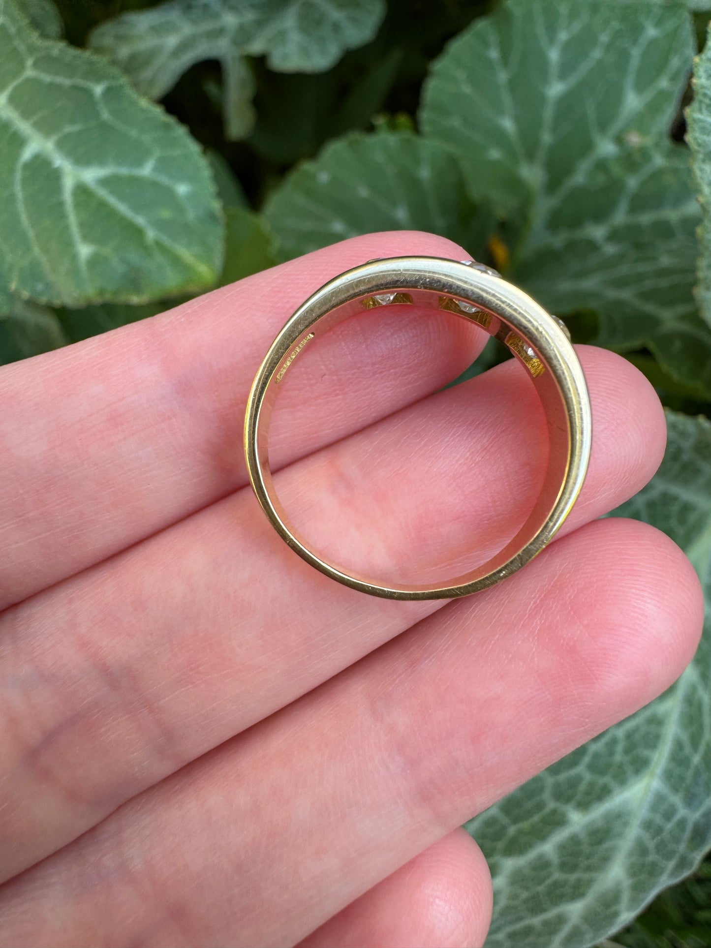 Antique 18ct yellow gold three stone 0.68ct TCW old mine cut diamond gypsy ring
