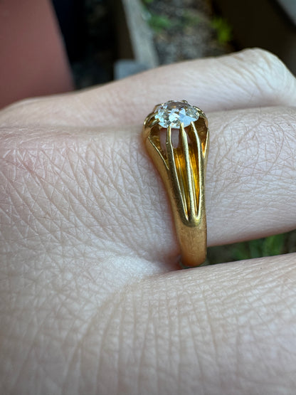 Antique 18ct gold old mine cut diamond belcher ring