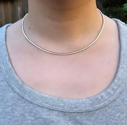 Vintage 9ct yellow gold and white gold reversible omega chain, 41.5cm / 16.34 inches