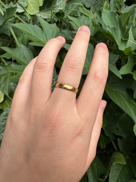 Vintage 22ct yellow gold band, 3mm wide