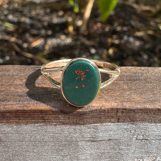 Antique 9ct yellow gold bloodstone signet ring