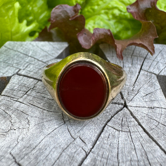 Vintage 9ct yellow gold carnelian signet ring