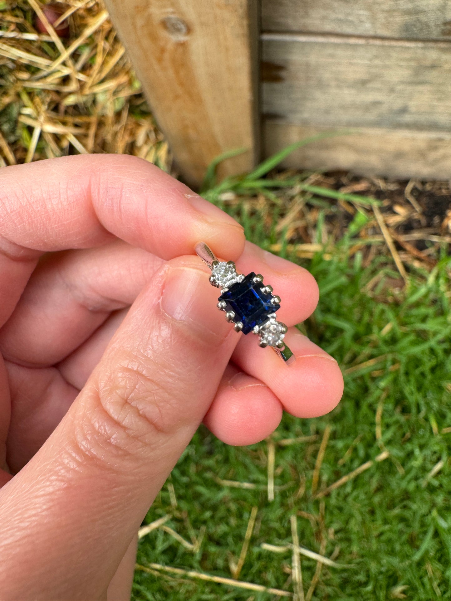 Vintage 18ct yellow gold and platinum natural table cut sapphire and old cut diamond ring