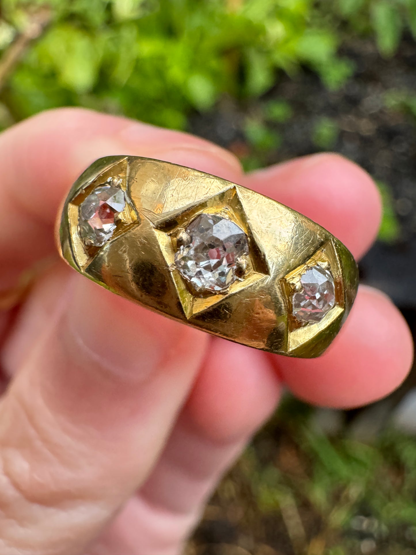 Vintage 18ct yellow gold 0.5ct TCW three stone old mine cut diamond gypsy ring