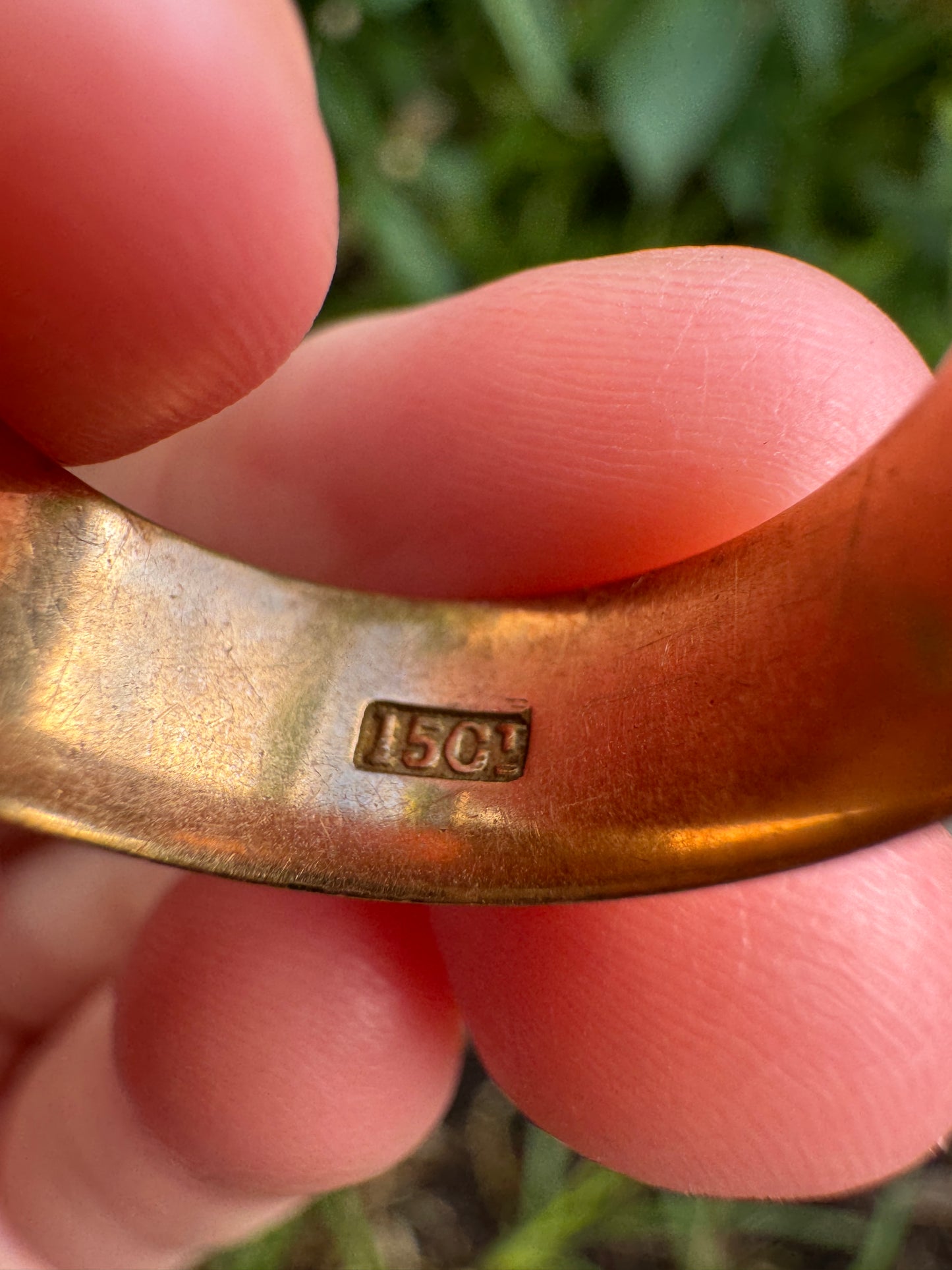 Antique 15ct yellow gold cigar band, 6.8mm wide