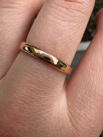 Antique Australian 15ct rosy yellow gold band, 3mm wide
