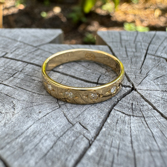 Vintage 18ct yellow gold four stone transitional cut and single cut diamond starset gypsy ring