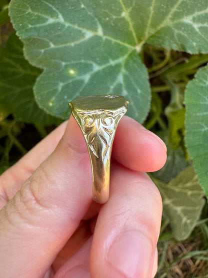 Vintage 9ct yellow gold round brilliant cut starset diamond shield signet ring