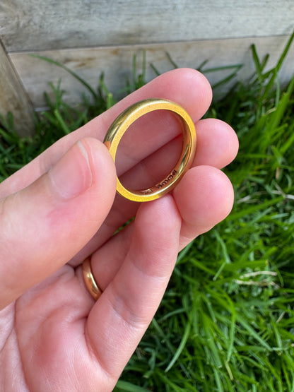 Vintage 22ct yellow gold donut band, 3.5mm wide