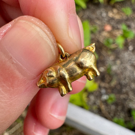 Antique 9ct yellow gold small pig charm